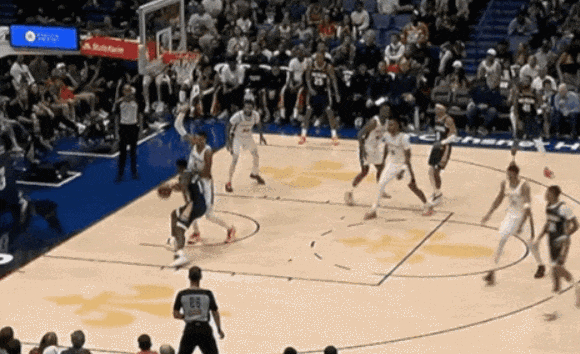 小乔丹正式签约鹈鹕！NBA新赛季再添老将风采