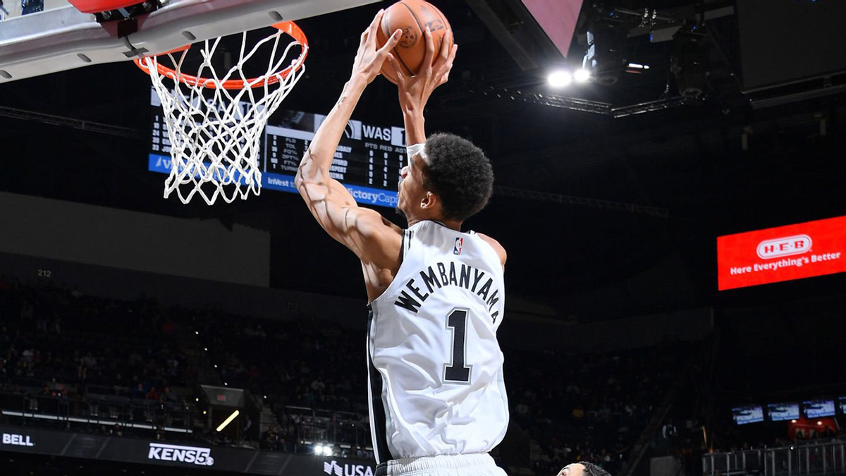 单赛季包揽MVP+DPOY有多难？NBA历史仅2人，文班亚马能否成第三人？