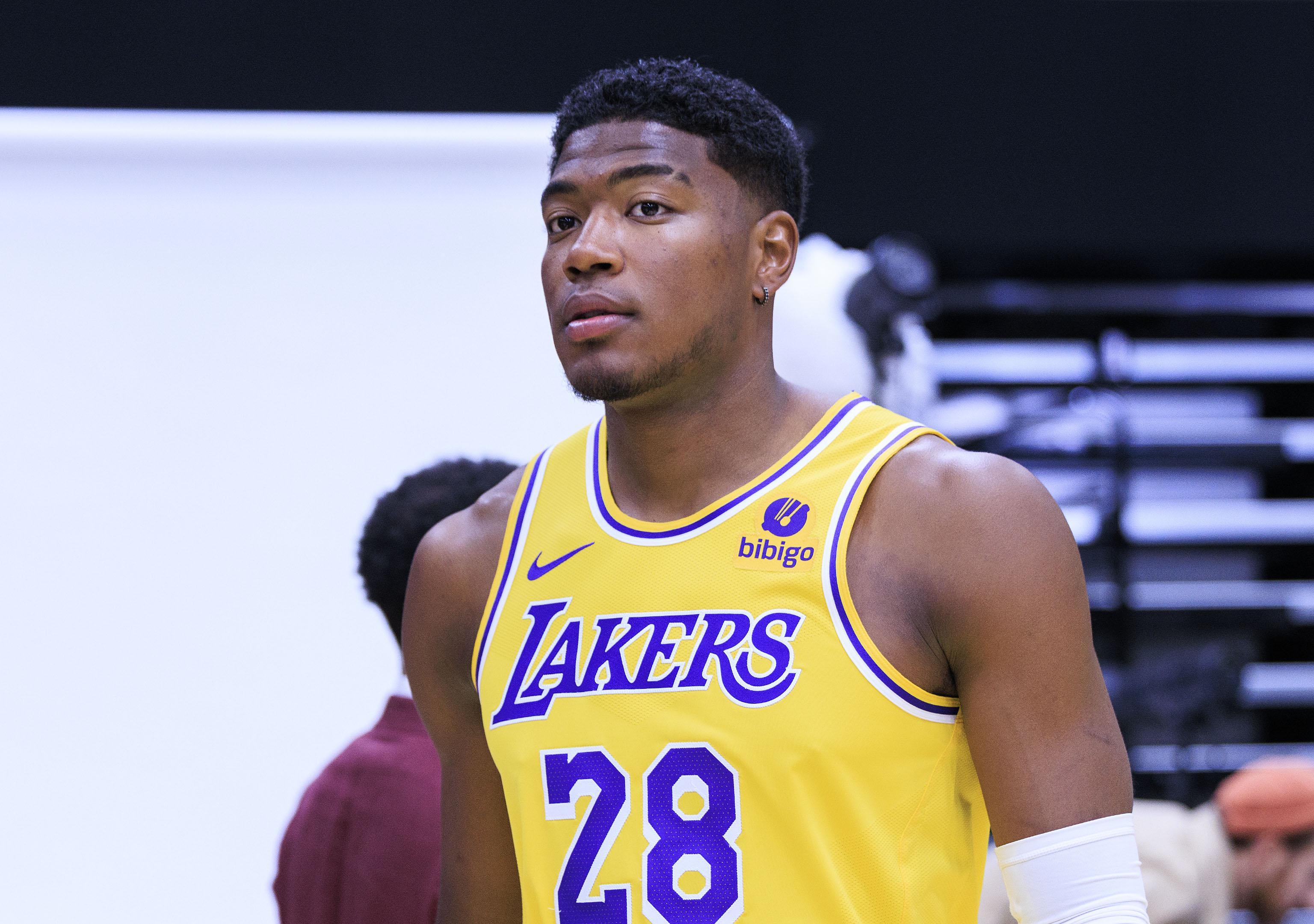 八村塁盛赞东契奇：两战92分看似疯狂，实则轻而易举