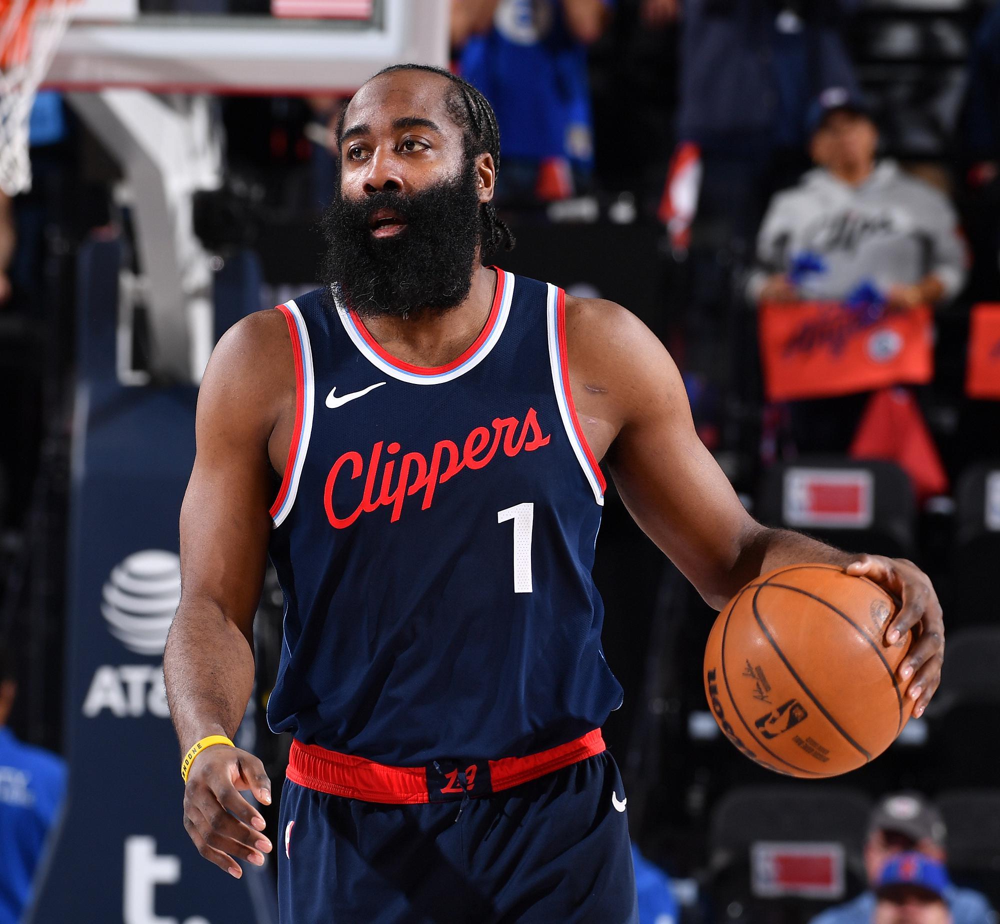 哈登11中8高效砍30+7+7！三分6中5率快船大胜太阳