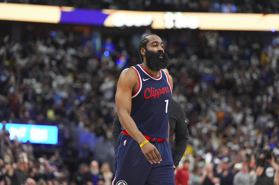 狄龙挑衅哈登引爆对决 哈登30+7+7三节打卡 快船大胜太阳