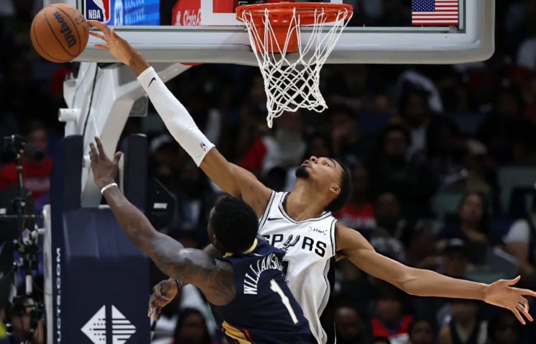 单场9次封盖！拼到6犯离场，文班亚马还是赢了！