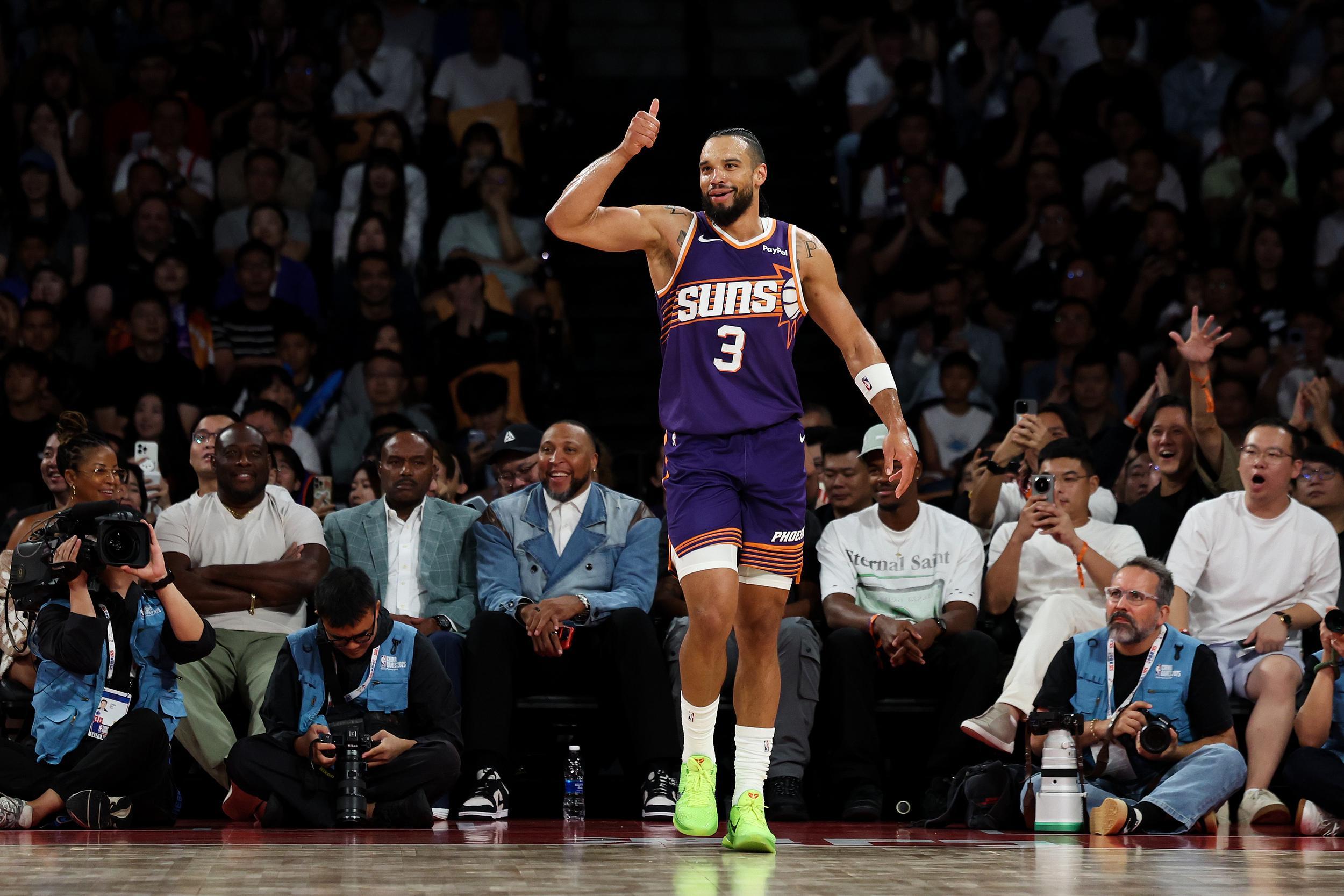 狄龙半场爆发！三分7中3狂砍15分引领快船领先