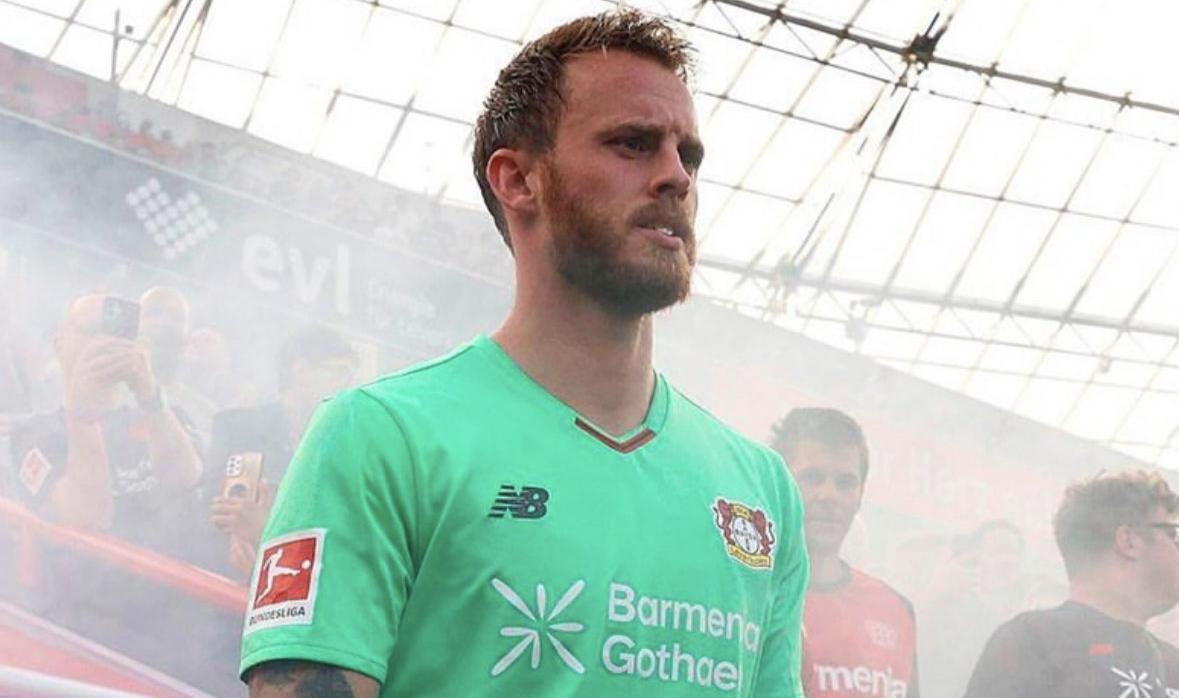 勒沃库森2-7惨败后球迷嘲讽门将，弗莱肯回应引关注