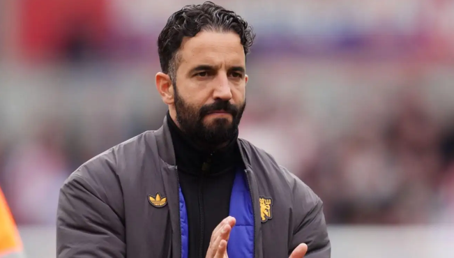 曼联中场重组计划：帕夫洛维奇成引援重点，乌加特卡塞米罗或离队