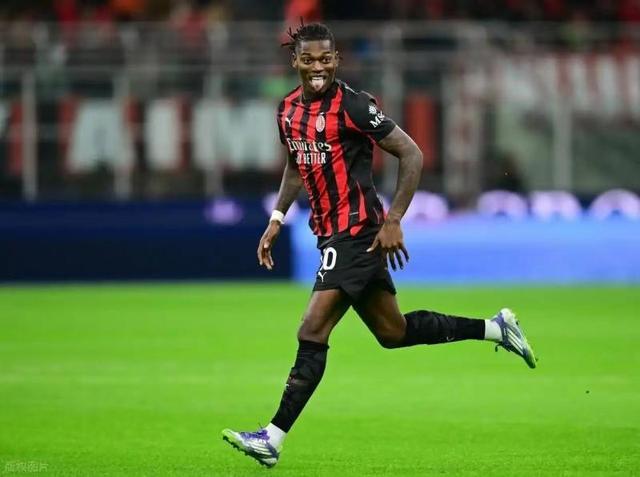 AC米兰意甲多赛一轮暂领跑，那不勒斯球场翻新计划获批