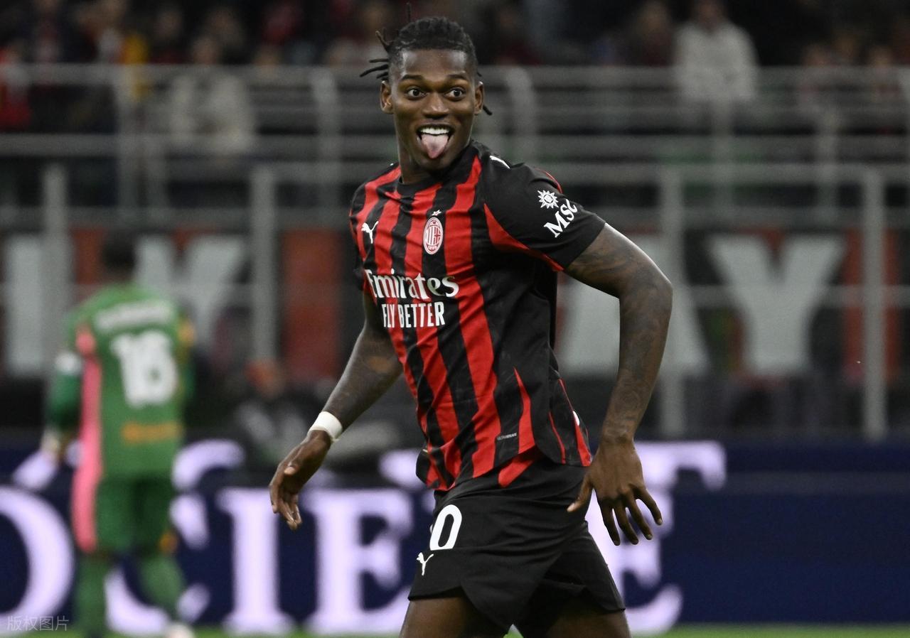 意甲积分战报：AC米兰爆冷平弱旅，榜首位置岌岌可危