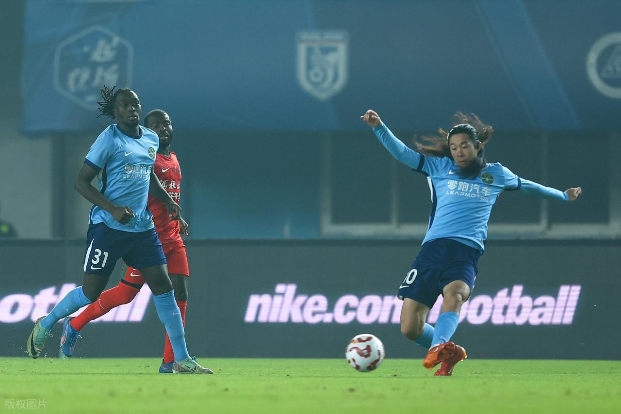 中超第28轮激战：河南2-2浙江、天津2-2亚泰，积分榜更新