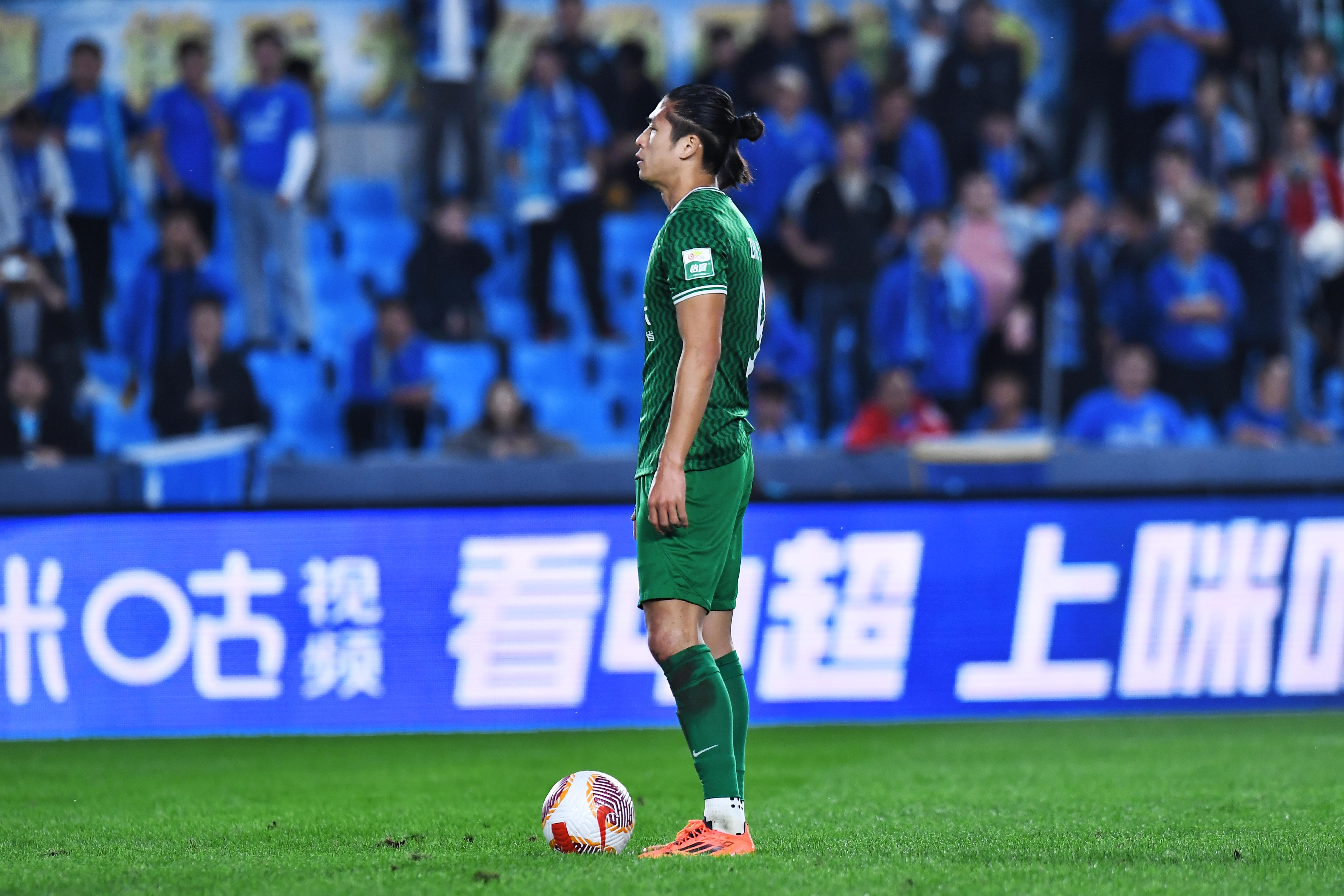 京媒报道：乃比江伤愈参与国安合练，张玉宁正式回归训练