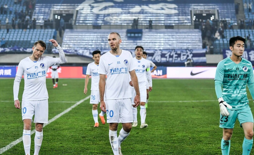 中超悲情：两大外援英雄讨薪三年无果，千万薪水成泡影