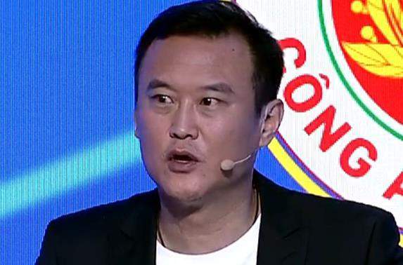 徐云龙质疑海港亚冠策略：冠军队为何不全力出战？