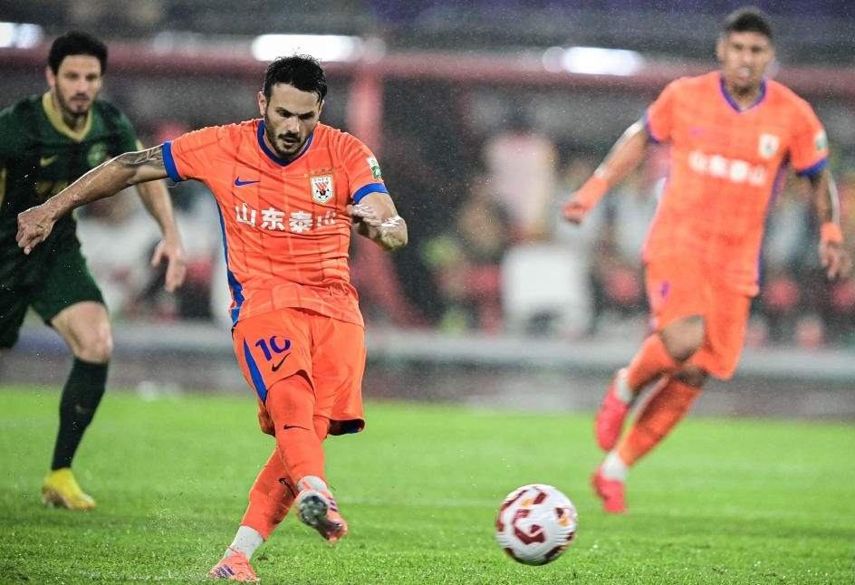 中超焦点战：泰山26日迎战海港，三年磨剑能否破局？