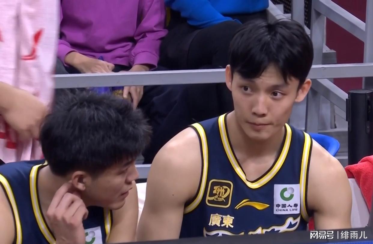 广东队U17新星谈仁凯崛起：或成徐杰接班人，进攻端实力超群