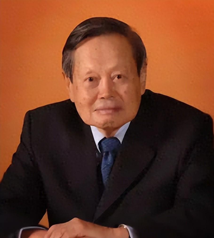 杨振宁葬礼后清华紧急行动，书屋档案全面开放引热议