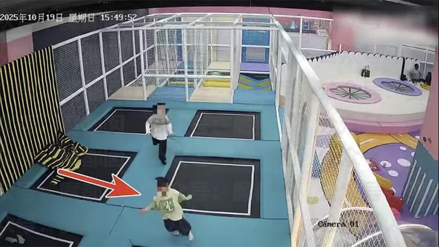 男童喝珍珠奶茶后蹦床窒息身亡 律师解析责任归属