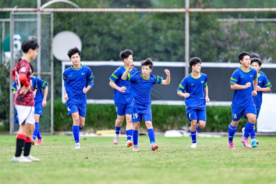 浙江U14足球队钱潮杯获第7名 5-2力克新西伯利亚