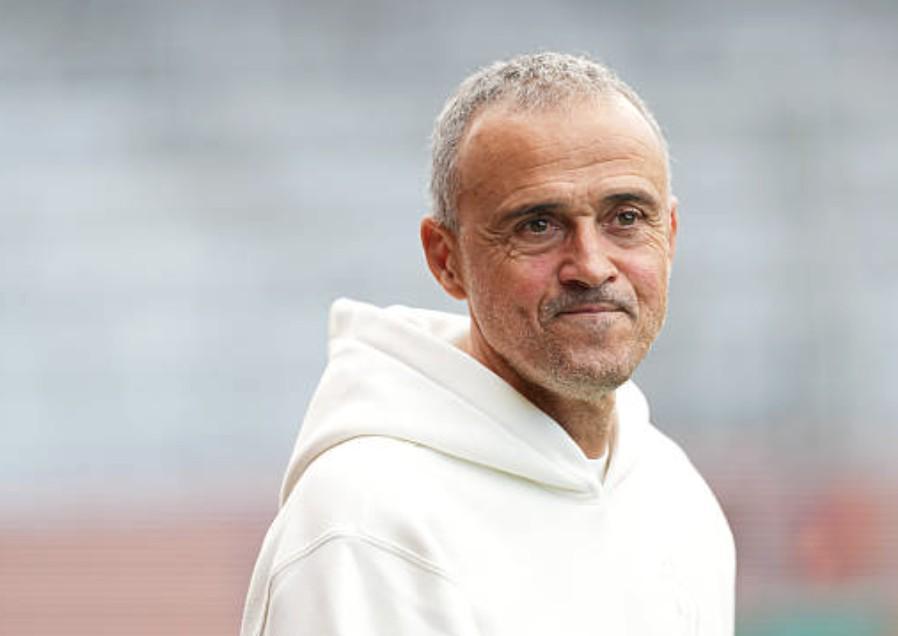 恩里克盛赞巴黎防守出色，阿什拉夫持续闪耀法甲赛场