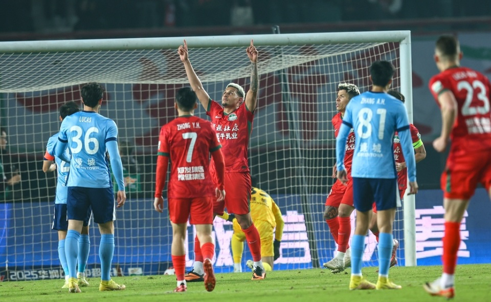 浙江队近4轮3次绝平！补时13球创中超纪录，搅动争冠保级风云