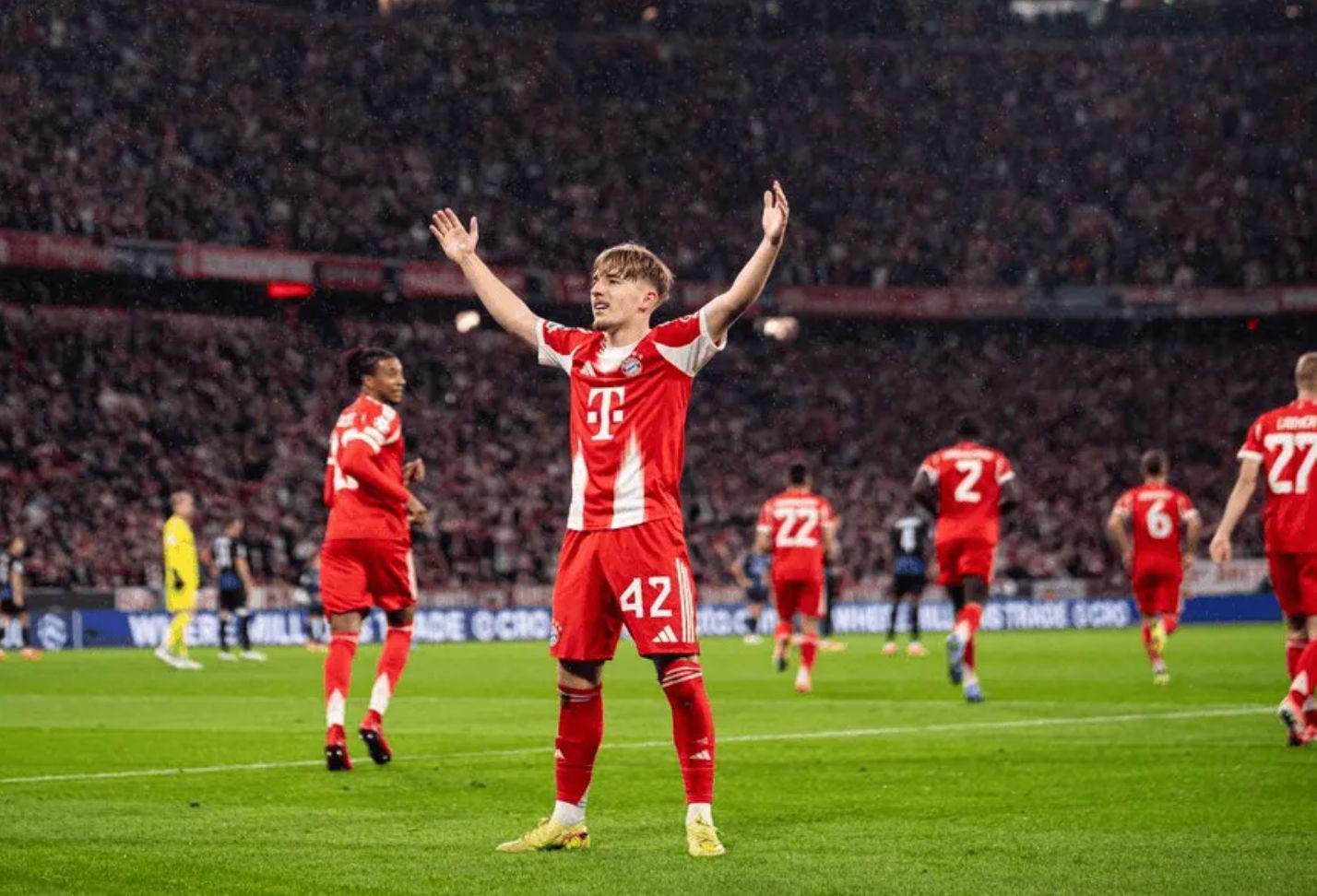 17岁拜仁新星卡尔：4天2战轰2球，边上学边踢球创历史