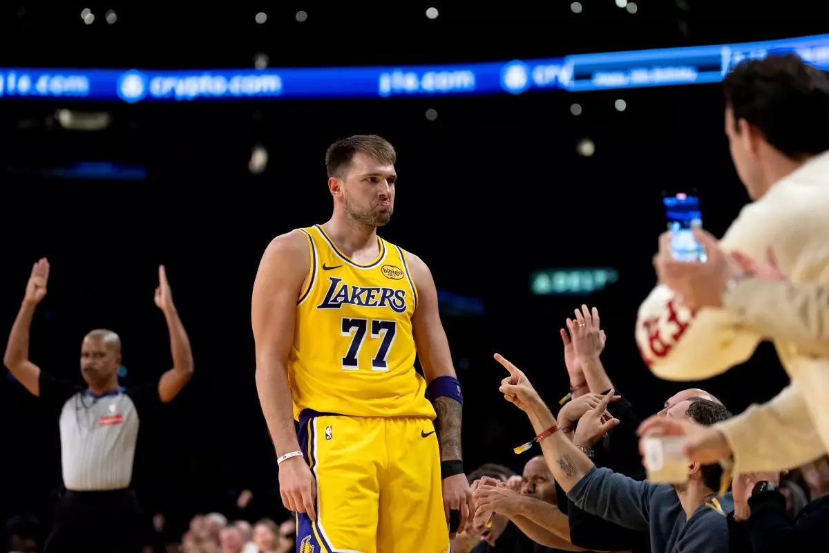 霍华德预测：东契奇或文班亚马将夺本赛季MVP