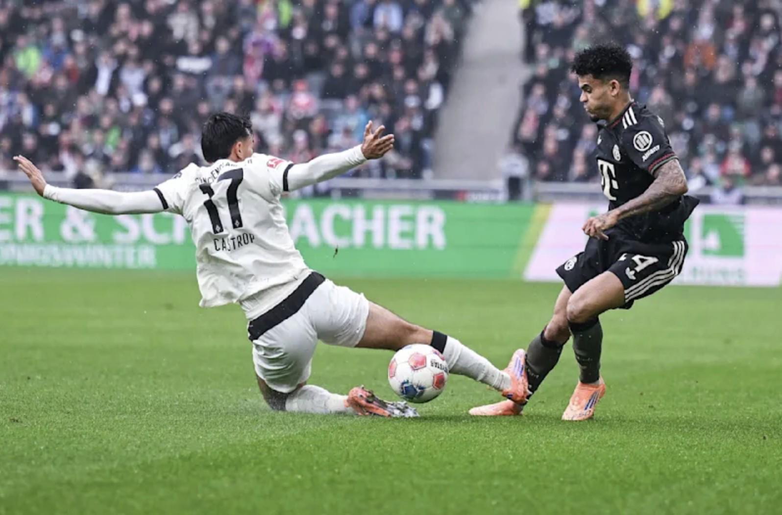 德甲门兴球员卡斯特罗普谈红牌：很抱歉踢到迪亚斯，幸好动作不重