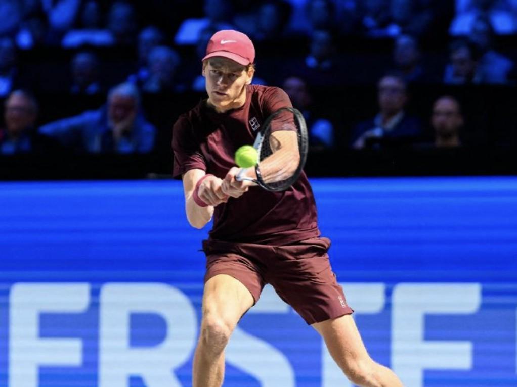 ATP500维也纳站：辛纳2-0完胜德米纳尔 12连胜强势晋级决赛