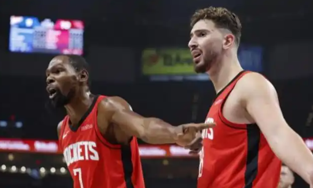 37岁杜兰特狂轰37分难救主，火箭两连败或需战术调整