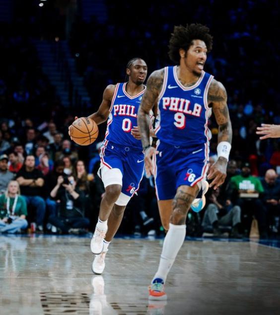 恩比德强势复苏，格莱姆斯绝杀助76人豪取11连胜