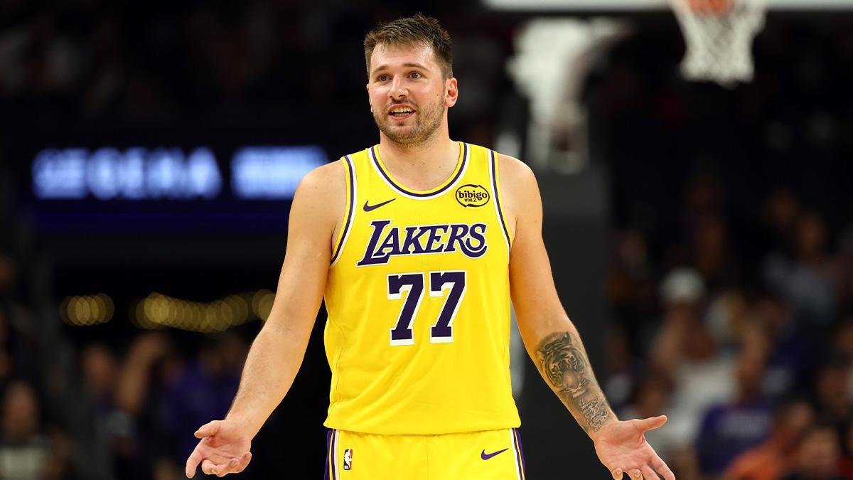 湖人队东契奇手指扭伤，出战国王队存疑引关注