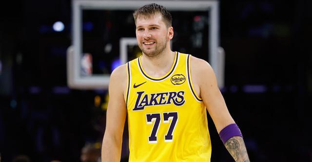 里夫斯盛赞东契奇：联盟顶尖球员，劲爆表现不足为奇