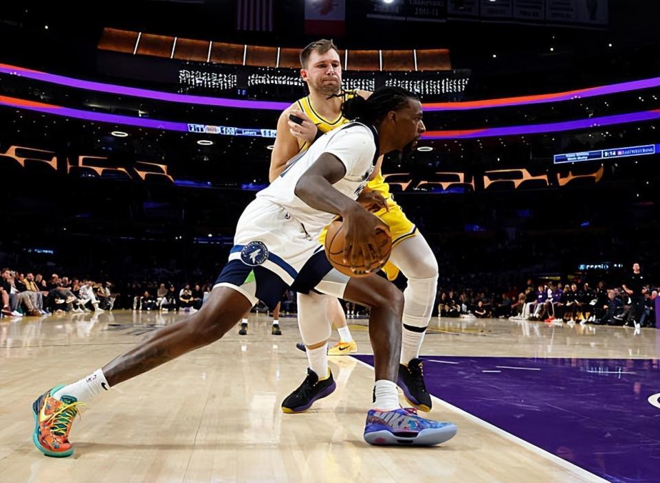 森林狼内线大将纳兹-里德状态低迷，大合同后表现引担忧