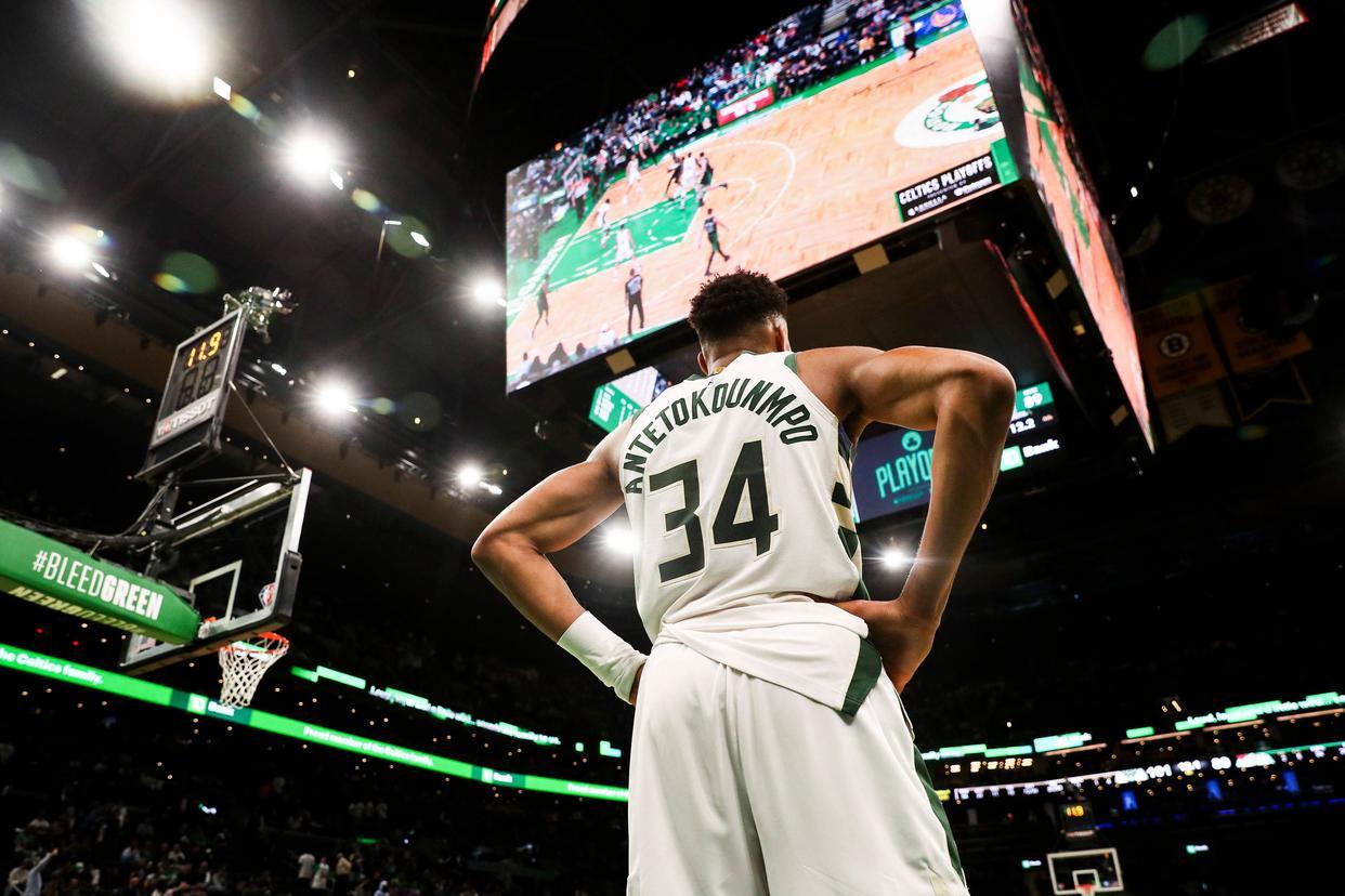 字母哥赛季两战创NBA新纪录！60+30+10数据震撼联盟，离队传闻终结