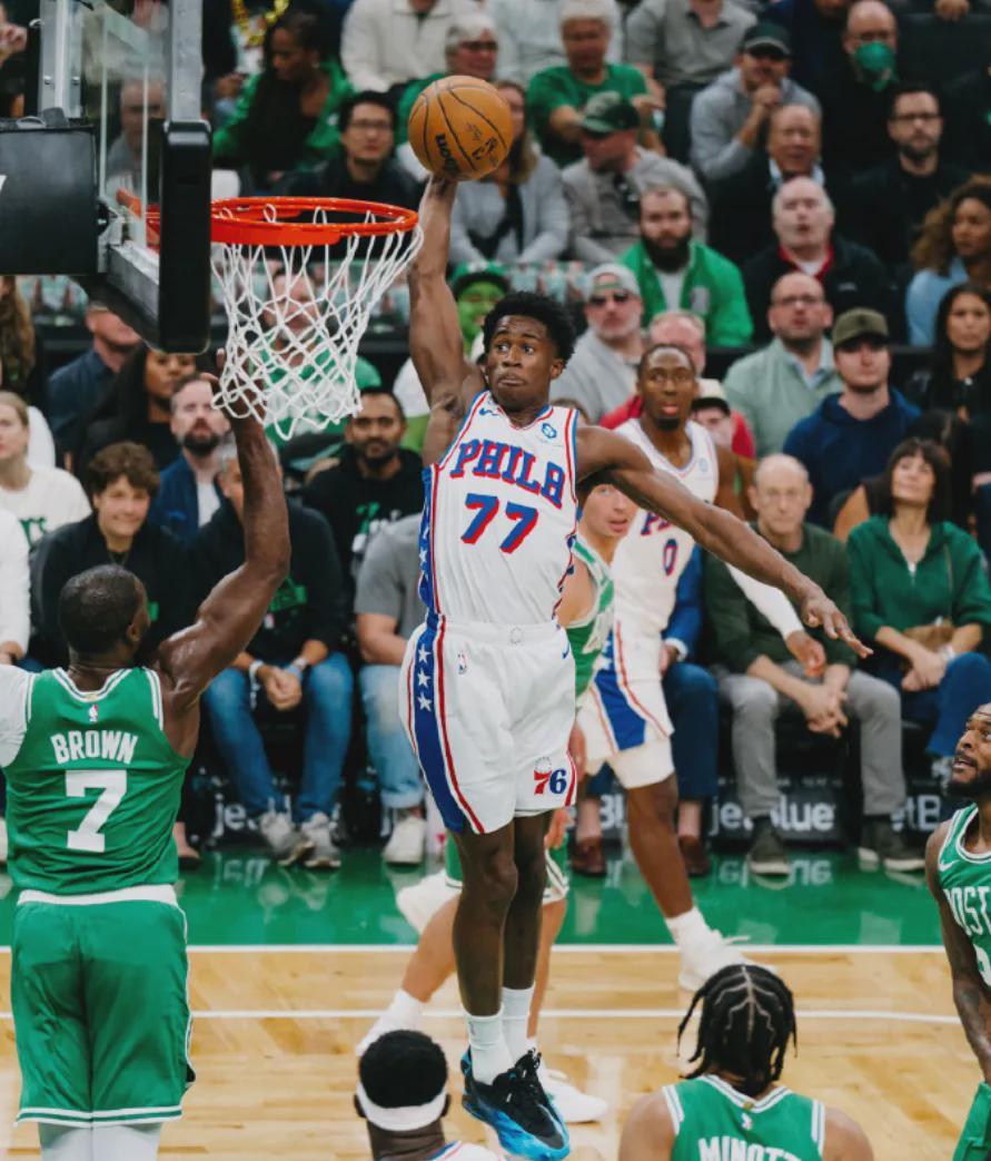 NBA新秀爆发！14+16+27数据炸裂，选秀交易成焦点