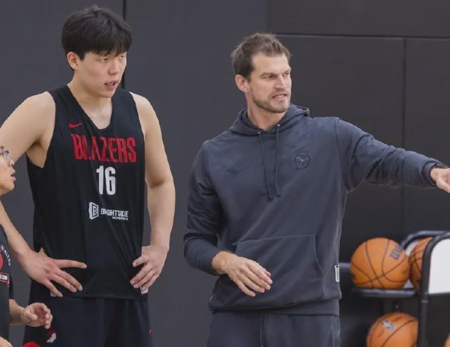 字母哥狂轰31+20+7！雄鹿强势碾压猛龙，未来去向成焦点