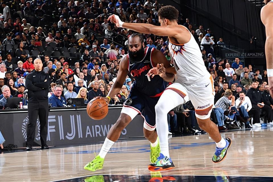 哈登狂轰26分半场定胜局！快船竞争力与哈登状态深度关联