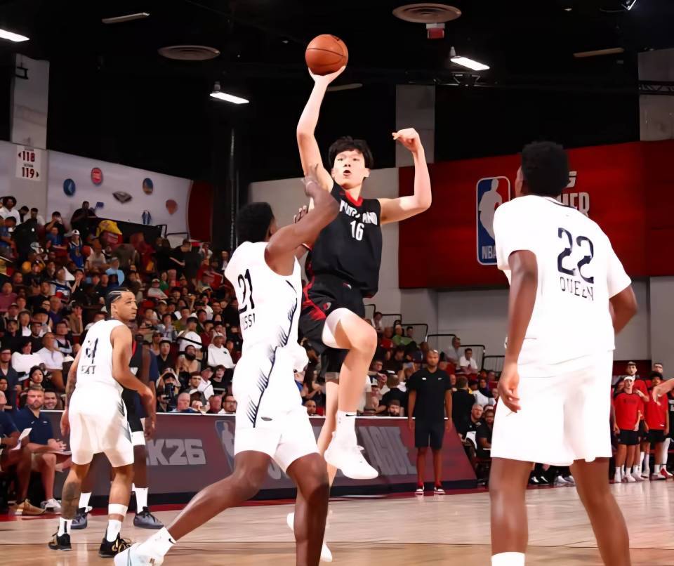 杨瀚森只拿2分，被他打爆的13号秀却狂轰15+6！开拓者必须反省了