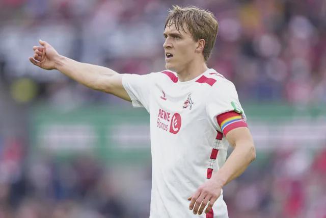 德甲科隆后卫许伯斯膝盖重伤，预计缺阵数月