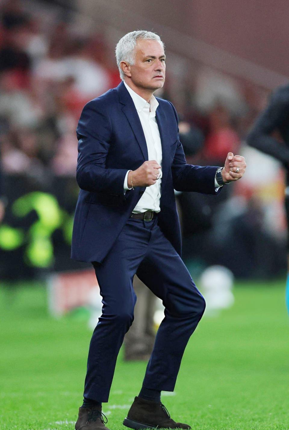 穆里尼奥率本菲卡5-0横扫阿罗卡 帕夫利季斯戴帽跃居积分榜次席