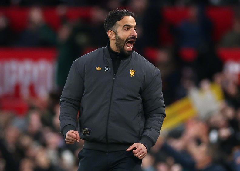 欧洲五大联赛战报：拜仁13连胜创纪录，那不勒斯登顶，曼联复仇成功