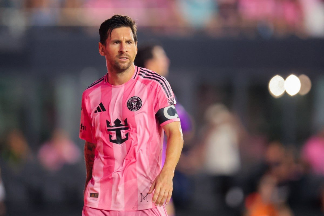 俱乐部高层盛赞：梅西独步足坛，无可比拟的传奇！