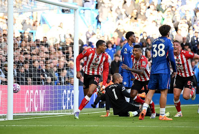 英超焦点战：桑德兰2-1逆转切尔西 塔勒比补时绝杀成关键