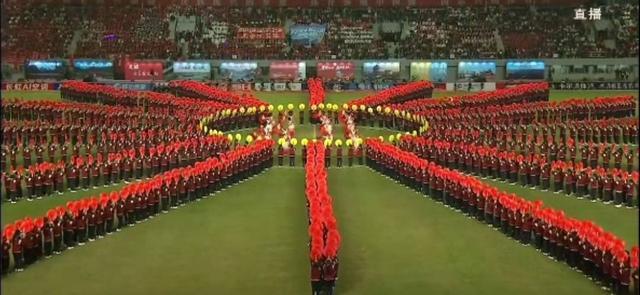 川超绵阳主场创新：足球赛变演唱会，拉拉队惊艳全场