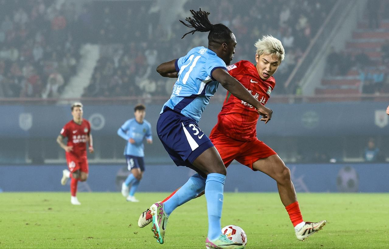 中超激战：河南2-2浙江，李提香乌龙送点后助攻绝平