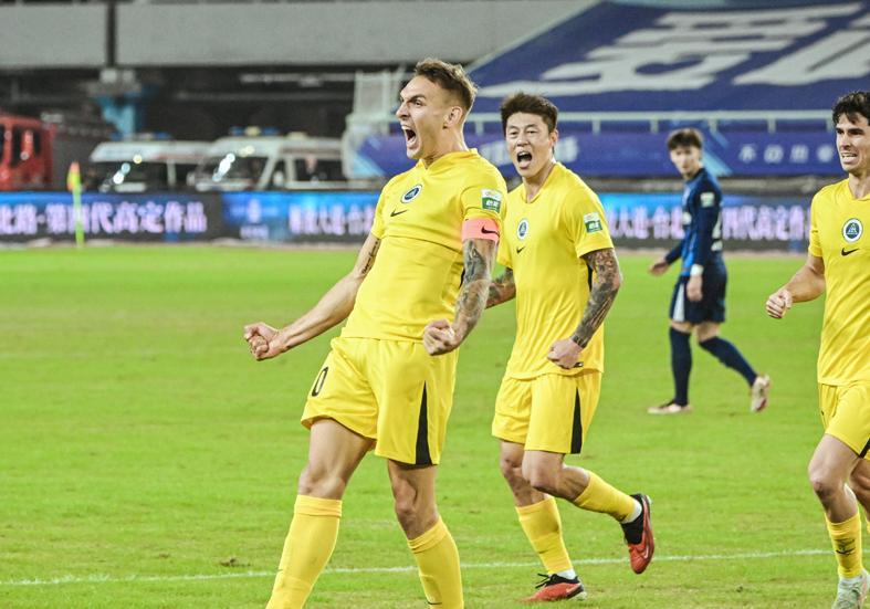 深圳绝境逆袭，亚泰保级梦碎！王禹夜店风波惹众怒