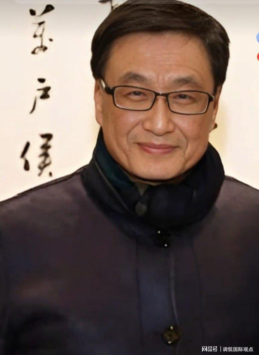 他72岁独居，离婚未再婚，20年每月寄钱给前妻，无人知晓其心