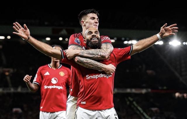 英超焦点：姆伯莫梅开二度，荣膺曼联对阵布莱顿最佳球员