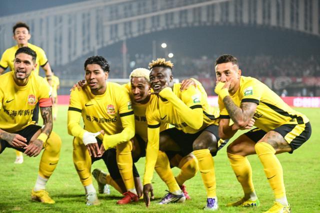 中超第28轮：戴维森费利佩双双建功 西海岸2-2平蓉城