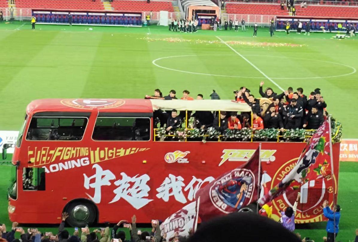 48岁李金羽率辽宁铁人提前2轮冲超 建队10年完成4级跳创奇迹