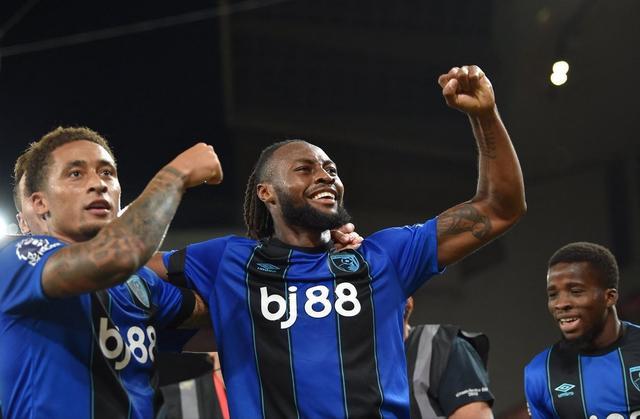 电讯报独家：伯恩茅斯今夏拒曼联热刺5000万镑求购塞门约