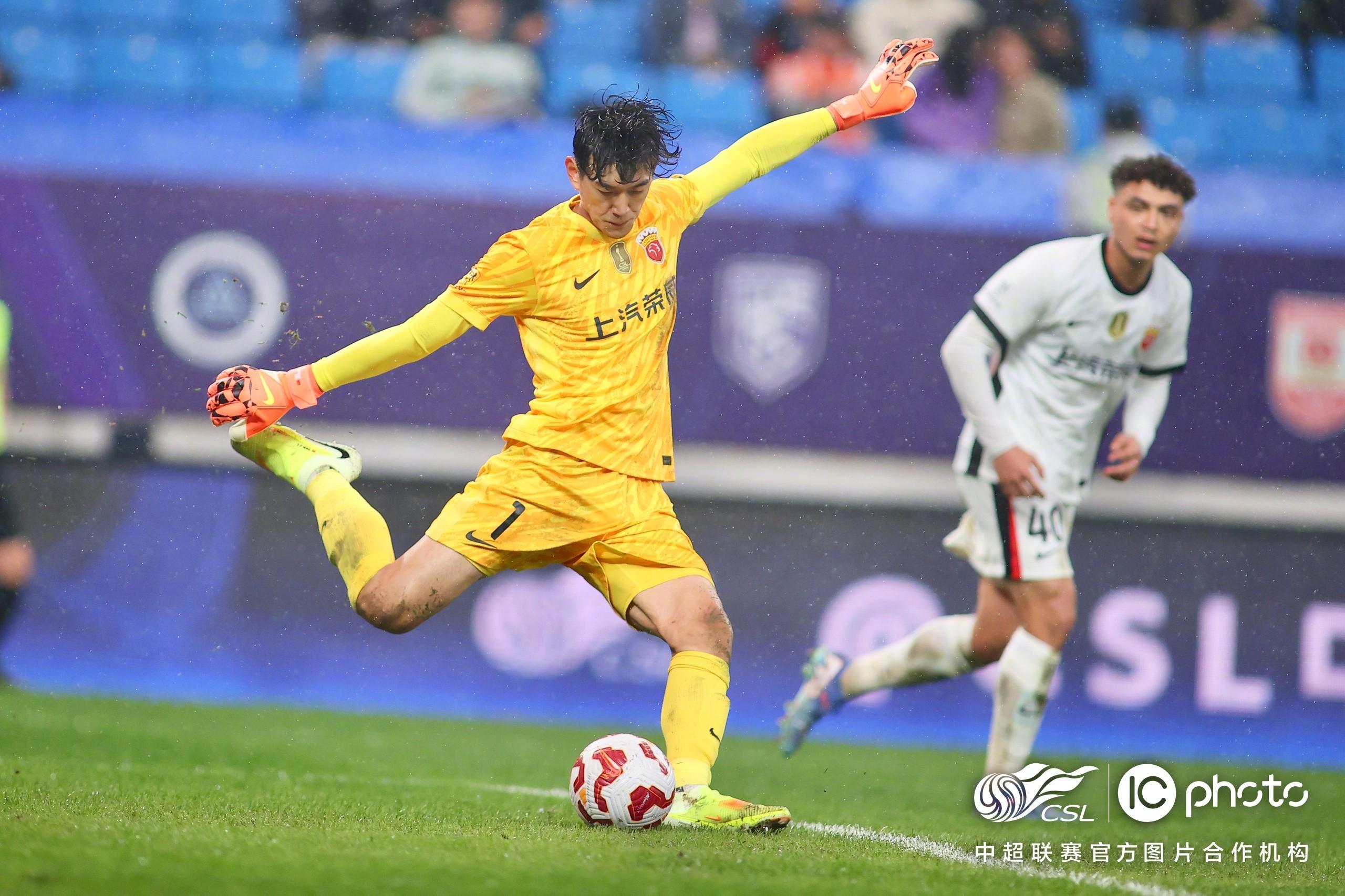 颜骏凌创海港350场里程碑，同期扑救与零封均居中超榜首